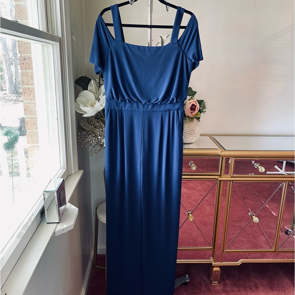 Vince Camuto blue comfortable strap jumpsuit open shoulder side pockets size 10